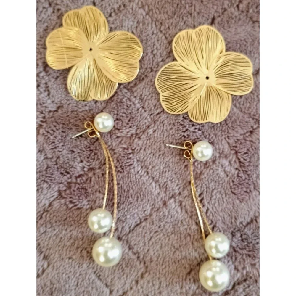 Gold Tone Flower & Faux Pearl Double Sided Stud Earrings Fashion Jewelry Set